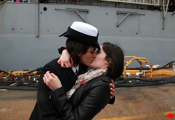2 women share 1st kiss at us navy ship s return