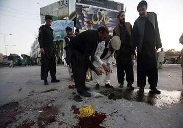 22 killed in blast near mosque in northwest pakistan