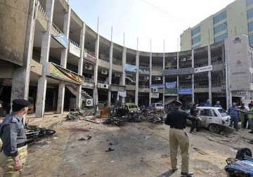 taliban suicide bomber kills 23 in pakistan