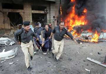 17 killed 50 wounded in blast in northwest pakistan