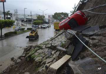 15 dead as tropical storm hurricane batter mexico