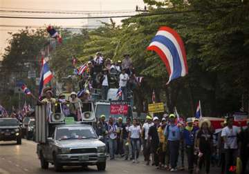 36 injured as blast hits opposition rally in thailand