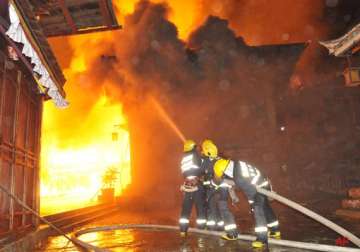16 killed in china fire