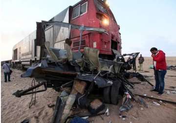 27 killed in train accident in egypt