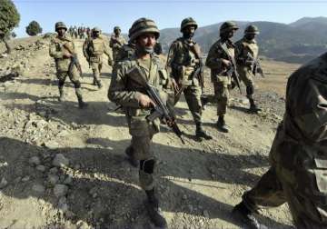 pakistan army kills 34 militants near afghan border