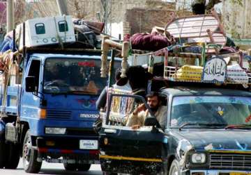 200 000 people displaced in north waziristan pakistan army