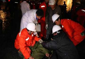 14 rescued in china tunnel collapse
