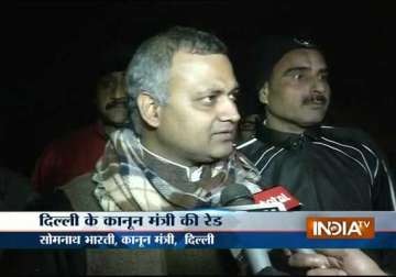 aap minister somnath bharti conducts late night raids had brush with police