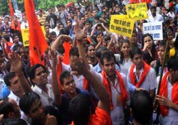 abvp activists demand scrapping of csat protest outside upsc
