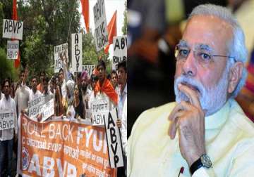 abvp delegation meets pm discusses ugc du deadlock