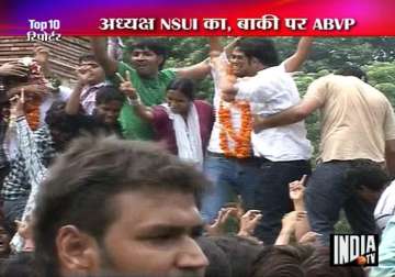 abvp bags 3 out of 4 dusu posts