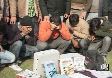 aiims entrance test scamsters were charging rs 25 35 lakhs court told