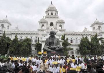 ap assembly logjam continues over cm s move on telangana bill