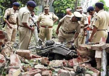 ahmedabad blasts suspect held accomplice killed in encounter