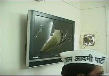 aam aadmi party office vandalised in aurangabad