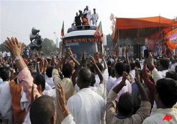 advani gets another rath from karnataka