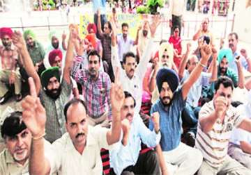 after 25 years punjab teachers yet to get pension