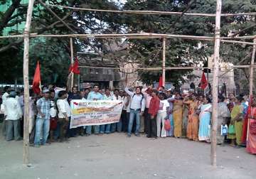 ahead of monsoon mcgm sanitary workers unions locked in row
