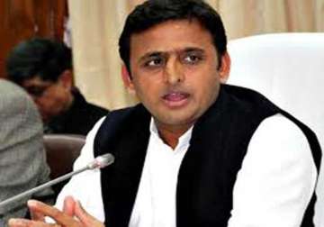 akhilesh holds meet of top officials asks them to introspect