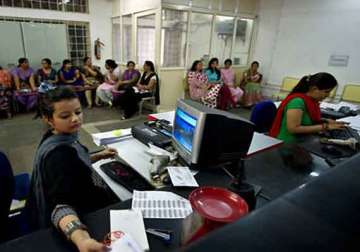 all woman bank s first branch in lucknow