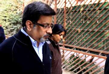 allahabad hc issues notice to rajesh talwar in aarushi case