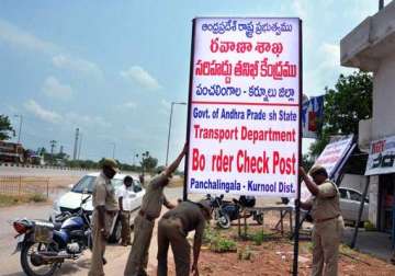 andhra pradesh to open checkposts on telangana border