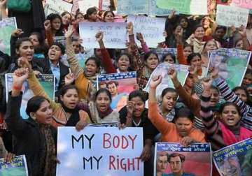 angry mother of delhi gangrape victim demands death to juvenile rapist
