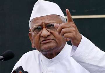 anna hazare dares congress to prove corruption charges against him
