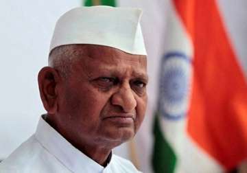 anna hazare gets permission to sit on fast in mumbai