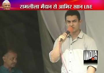 anna is the real hero i am not aamir khan tells his supporters