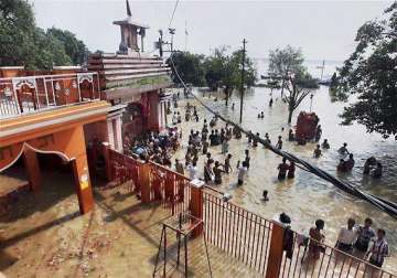 army called in to repair breach as ganga flood water enters allahabad
