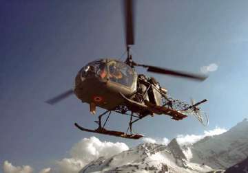 army chopper crashes in siachen pilots safe
