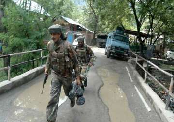 army kills militant in gunfight on kashmir highway