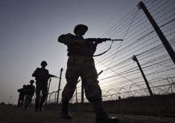 army man held for passing military secrets to pakistani woman