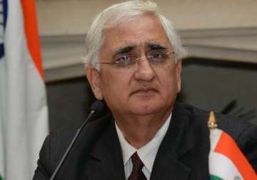 army officers of india pakistan to discuss terrorism says khurshid