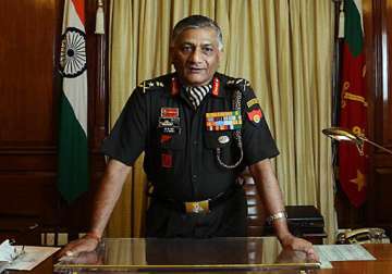 army chief drags govt to supreme court on age issue