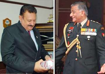 army chief names retd lt gen tejinder in bribery complaint to cbi