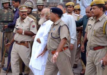 asaram gives discourse to jodhpur jail inmates says he is being trapped