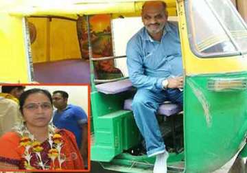 autorickshaw driver s wife becomes mayor of rajkot