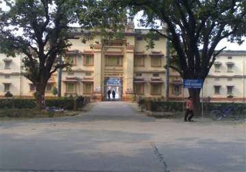 bhu student found dead in hostel room