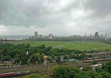 bmc corporators engage in fisticuffs over mahalaxmi race course issue