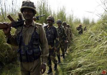 bsf returns minor girl to bangladesh