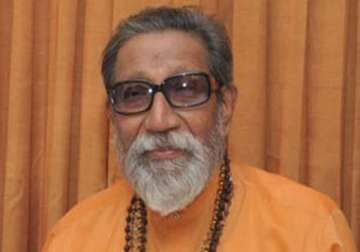 bal thackeray flays pawar rane in civic polls