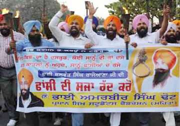 bandh in support of rajoana hits normal life in punjab