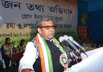 bengal cong to wait and watch on pm s tmc tie up hint