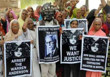 bhopal gas tragedy us should extradite anderson says ngo