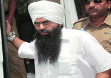 bhullar will not be executed till mercy plea is decided centre to sc