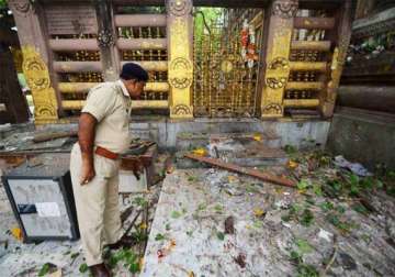 bodh gaya blasts nitish visits shrine wants cisf to take charge of security