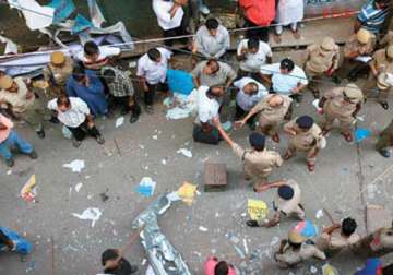 crude box bomb blast in kolkata s chandni chowk creates panic