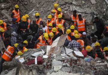 building collapses after heavy rains in thane none hurt